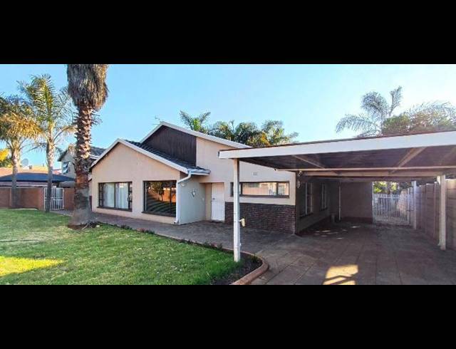 4 BEDROOM HOUSE FOR SALE IN FARRARMERE